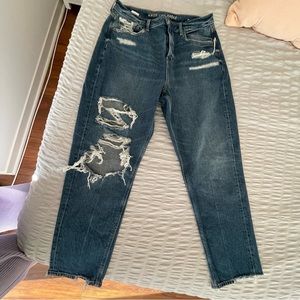 American Eagle Ripped Boyfriend Jeans Medium Wash